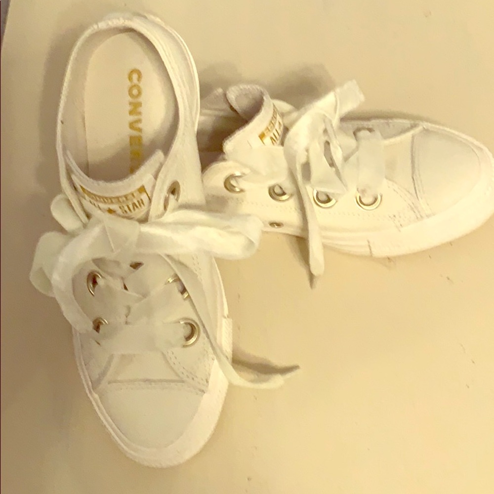 White converse all stars